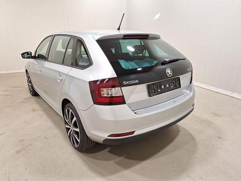 Gebraucht Skoda Rapid Ambition 105 PS (77 kW) 2015 Brilliantsilber metallic Kleinwagen