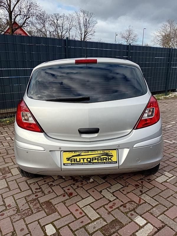 Gebraucht Opel Corsa 80 PS (58 kW) 2009 Silber Kleinwagen