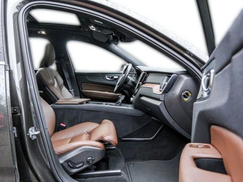 Gebraucht Volvo XC60 250 PS (183 kW) 2019 Grau SUV