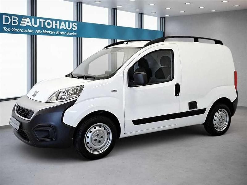 Weiß Gebraucht 2023 Fiat Fiorino Van / Kleinbus | 11.830 € (Guter Preis) - Bild 1/4