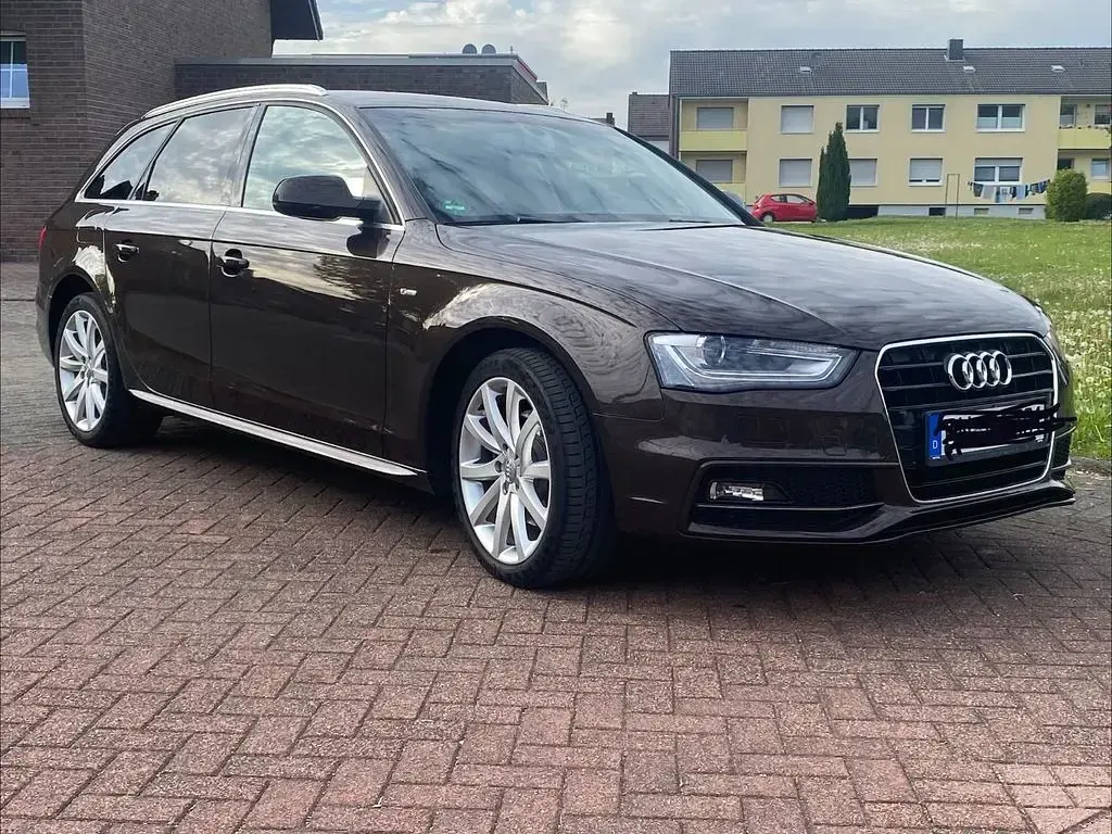 Używany Audi A4 S-Line 150 KM (110 kW) 2015 Brązowy Sedan/Limuzyna