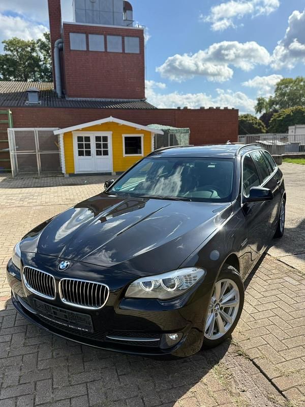 Schwarz Gebraucht 2011 BMW 520 Kombi | 8.500 € (Guter Preis) - Bild 1/4