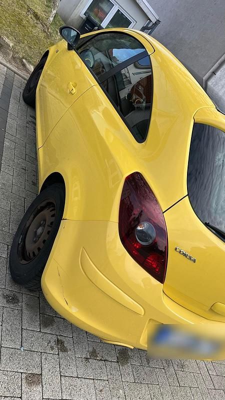 Gebraucht Opel Corsa Eco 100 PS (73 kW) 2011 Gelb Kleinwagen