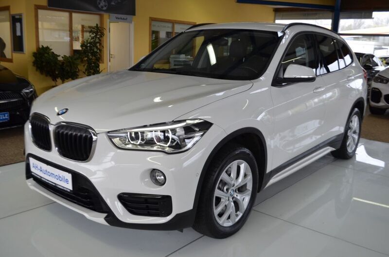 Weiß Gebraucht 2018 BMW X1 Sport Line SUV | 16.880 € (Guter Preis) - Bild 1/4