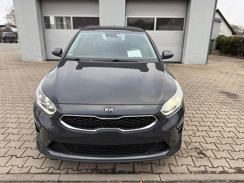 Gebraucht Kia Ceed Vision 160 PS (117 kW) 2021 Grau Kleinwagen