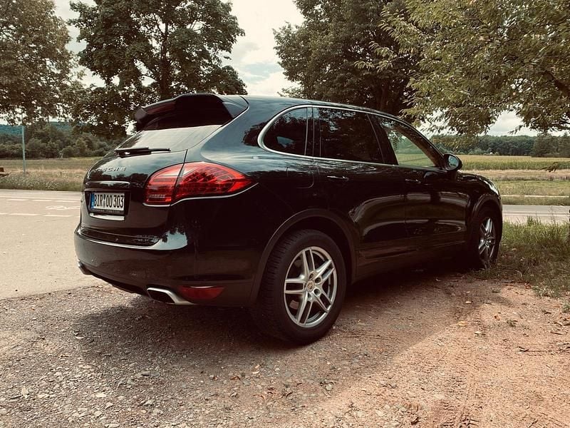 Gebraucht Porsche Cayenne 300 PS (220 kW) 2012 Schwarz SUV