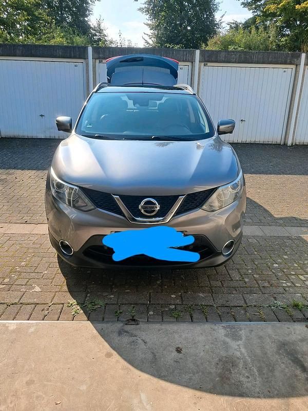 Grau Gebraucht 2016 Nissan Qashqai SUV | 12.000 € - Bild 1/4