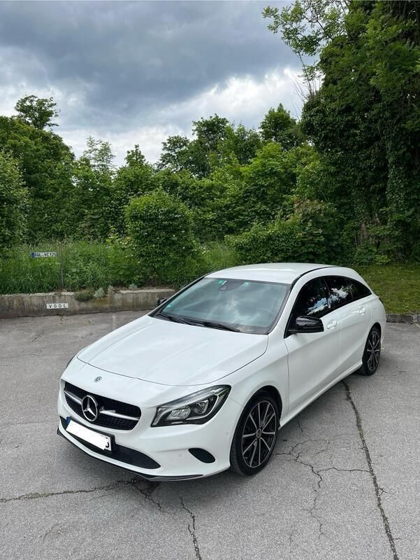 Weiß Gebraucht 2018 Mercedes CLA200 Shooting Brake Kombi | 18.850 € (Fairer Preis) - Bild 1/4
