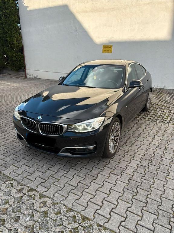 Schwarz Gebraucht 2015 BMW 330 Gran Turismo Luxury Line Limousine | 10.000 € (Teuer) - Bild 1/4