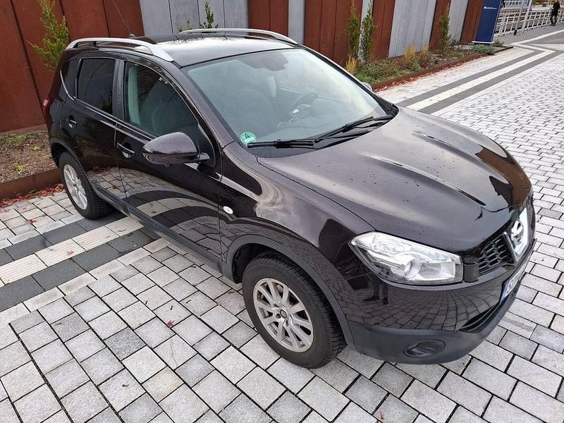 Schwarz Gebraucht 2012 Nissan Qashqai SUV | 5.299 € (Superpreis) - Bild 1/4