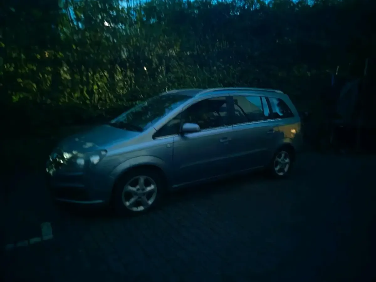 Gebraucht Opel Zafira 126 PS (92 kW) 2006 Silber Van / Kleinbus