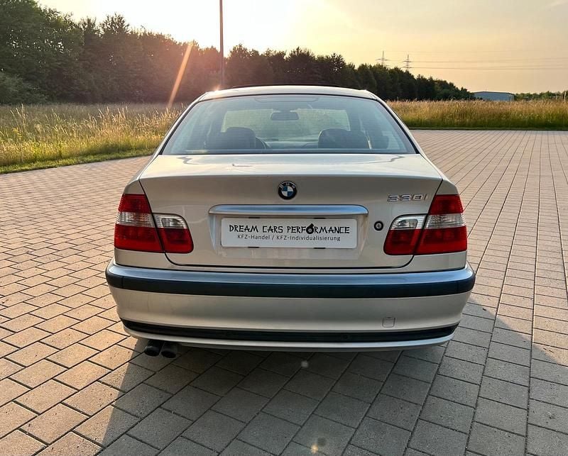 Second-hand BMW 330 231 CP (169 kW) 2000 Argintiu Berlinǎ