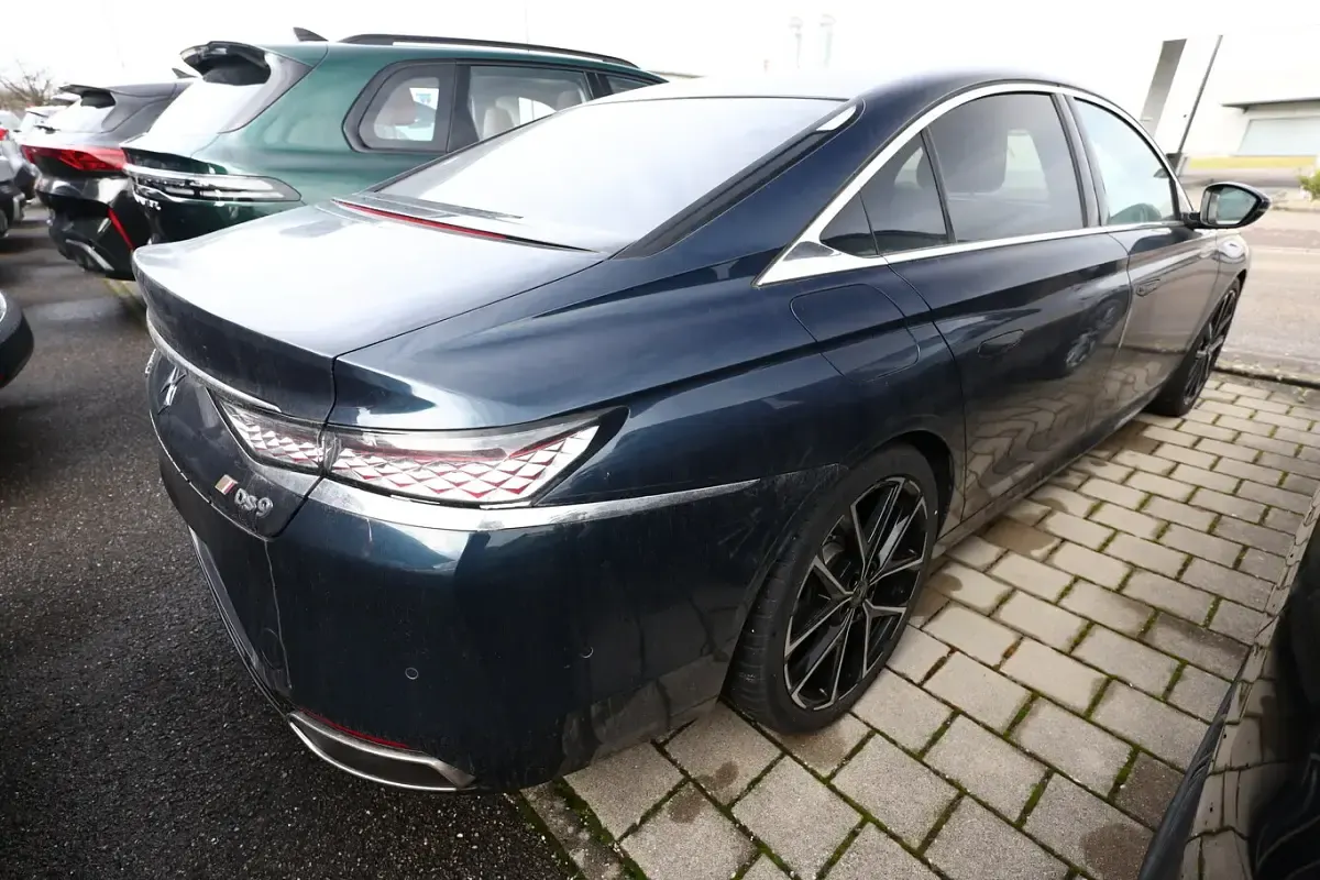 Neu DS Automobiles DS9 Rivoli Plus 360 PS (264 kW) 2025 Blau Limousine