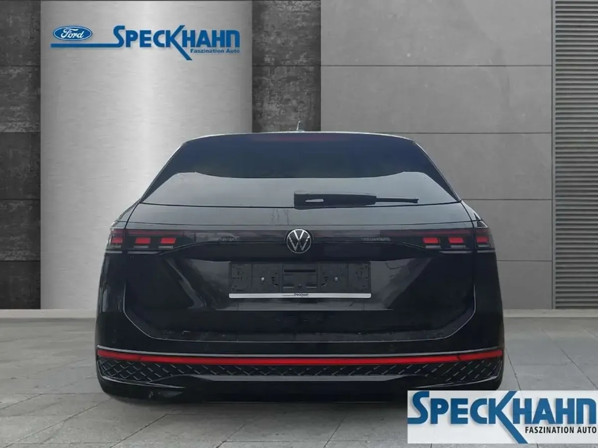 Gebraucht VW Passat R-line 193 PS (141 kW) 2025 Grenadillschwarz metallic Kombi