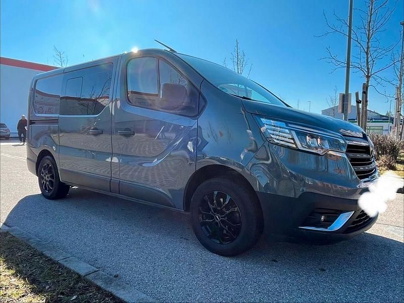 Gebraucht Renault Trafic 150 PS (110 kW) 2022 Grau Van / Kleinbus