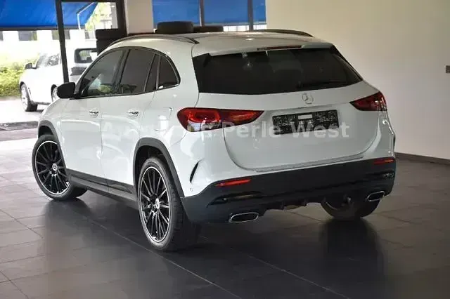 Gebraucht Mercedes GLA220 AMG line 190 PS (139 kW) 2021 Weiß SUV