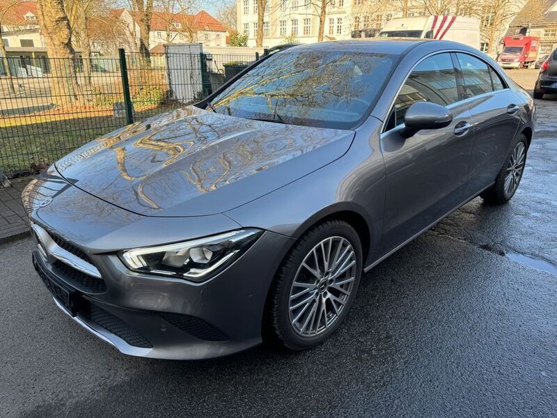 Grau Gebraucht 2023 Mercedes CLA180 Progressive Limousine | 26.800 € (Superpreis) - Bild 1/4