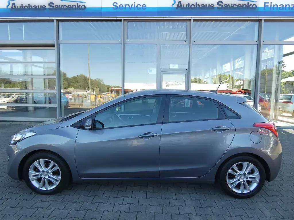 Gebraucht Hyundai i30 99 PS (72 kW) 2013 Grau Limousine