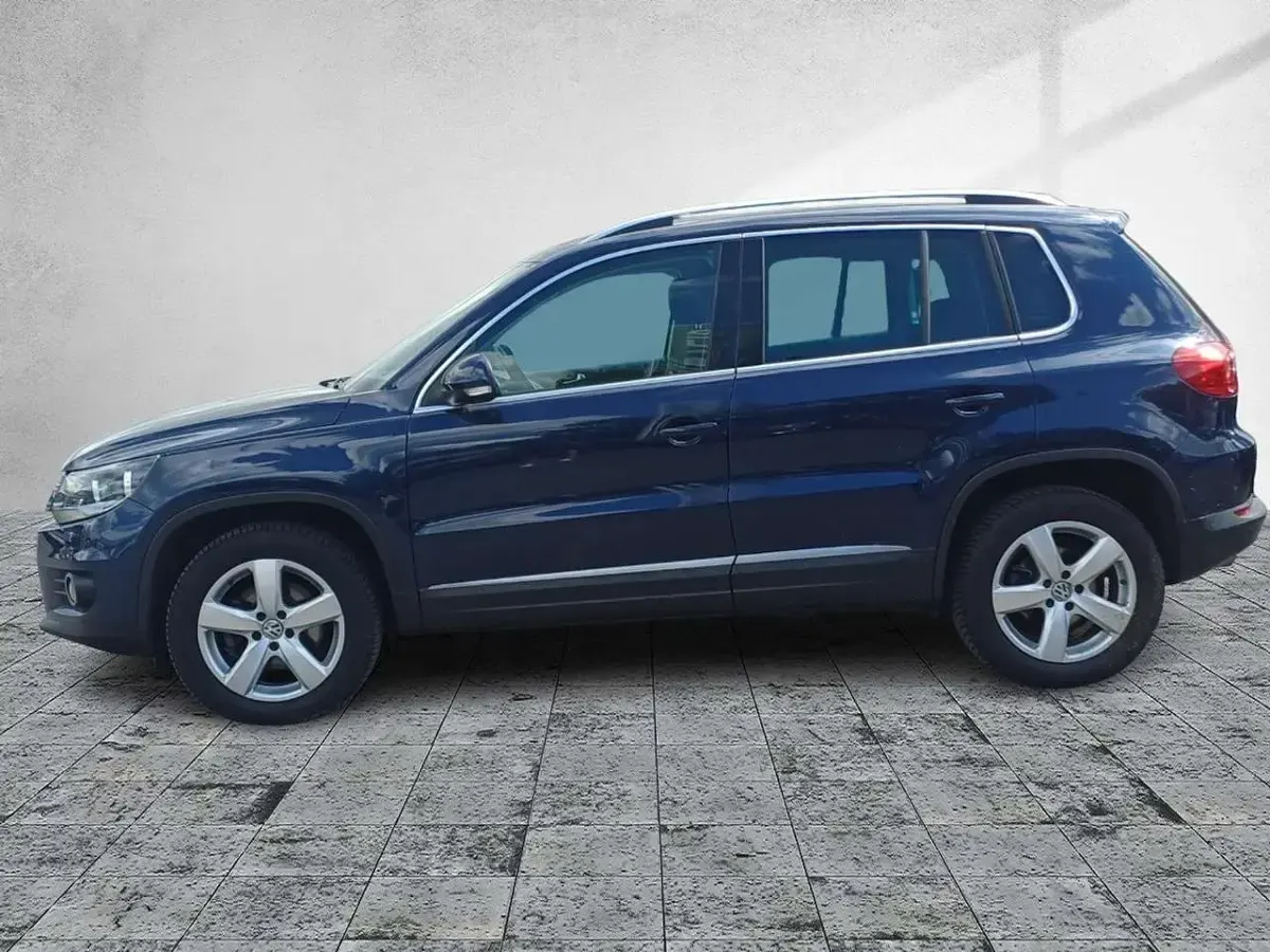 Gebraucht VW Tiguan Sportline 140 PS (102 kW) 2012 Night blue metallic, night blu SUV