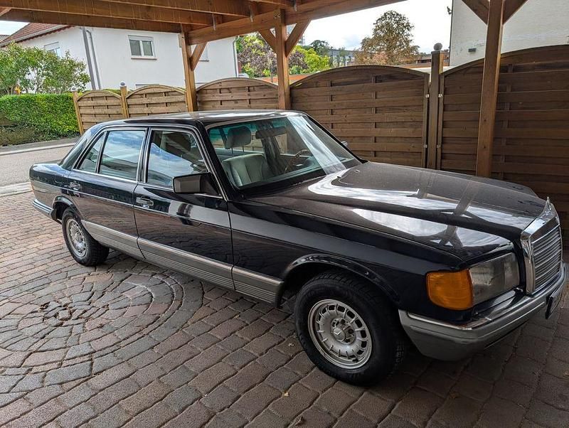 Blau Gebraucht 1983 Mercedes 500 Limousine | 17.000 € - Bild 1/4