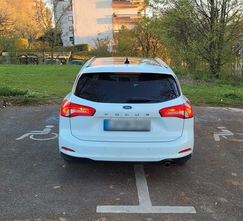 Usata Ford Focus 120 CV (88 kW) 2019 Bianco Station wagon