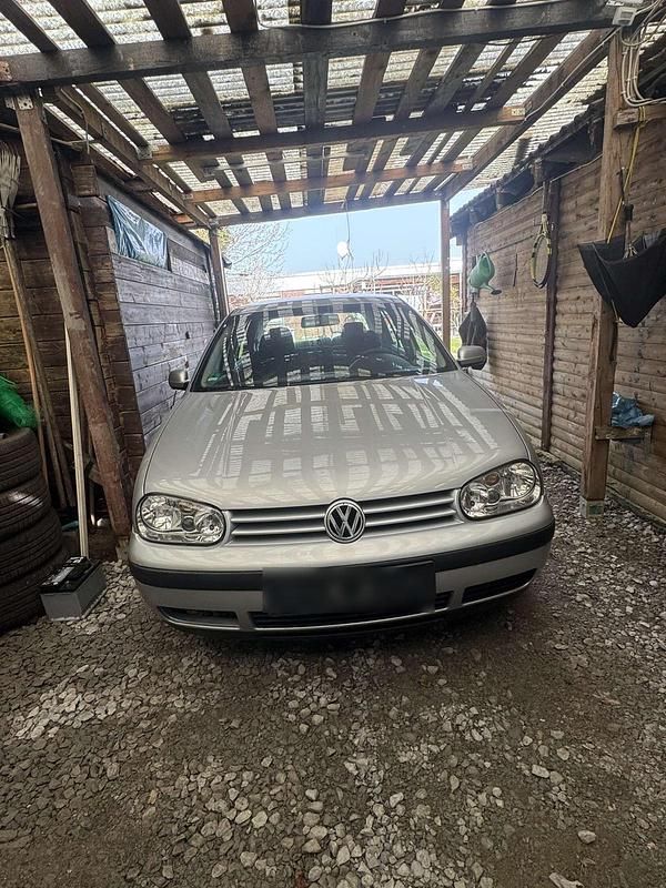 Gebraucht VW Golf IV 74 PS (54 kW) 2003 Silber Kleinwagen