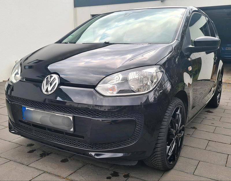 Second-hand VW up! 68 CP (50 kW) 2014 Negru Hatchback