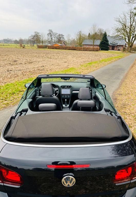 Gebraucht VW Golf Cabriolet Life 140 PS (102 kW) 2013 Schwarz Cabrio