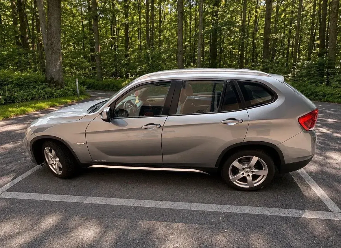 Gebraucht BMW X1 143 PS (105 kW) 2011 Grau SUV
