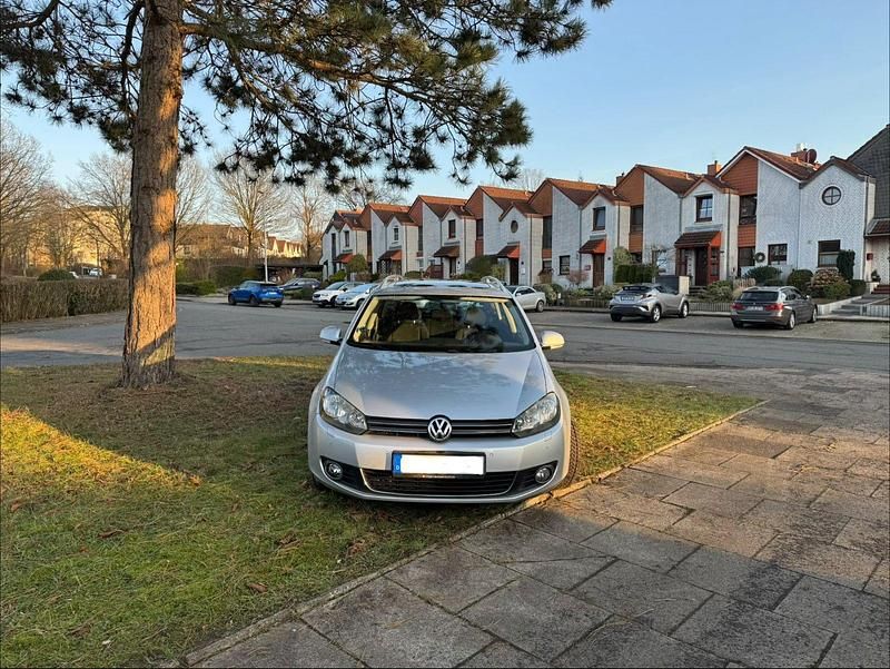 Gebraucht VW Golf VI Highline 120 PS (88 kW) 2010 Silber Kleinwagen