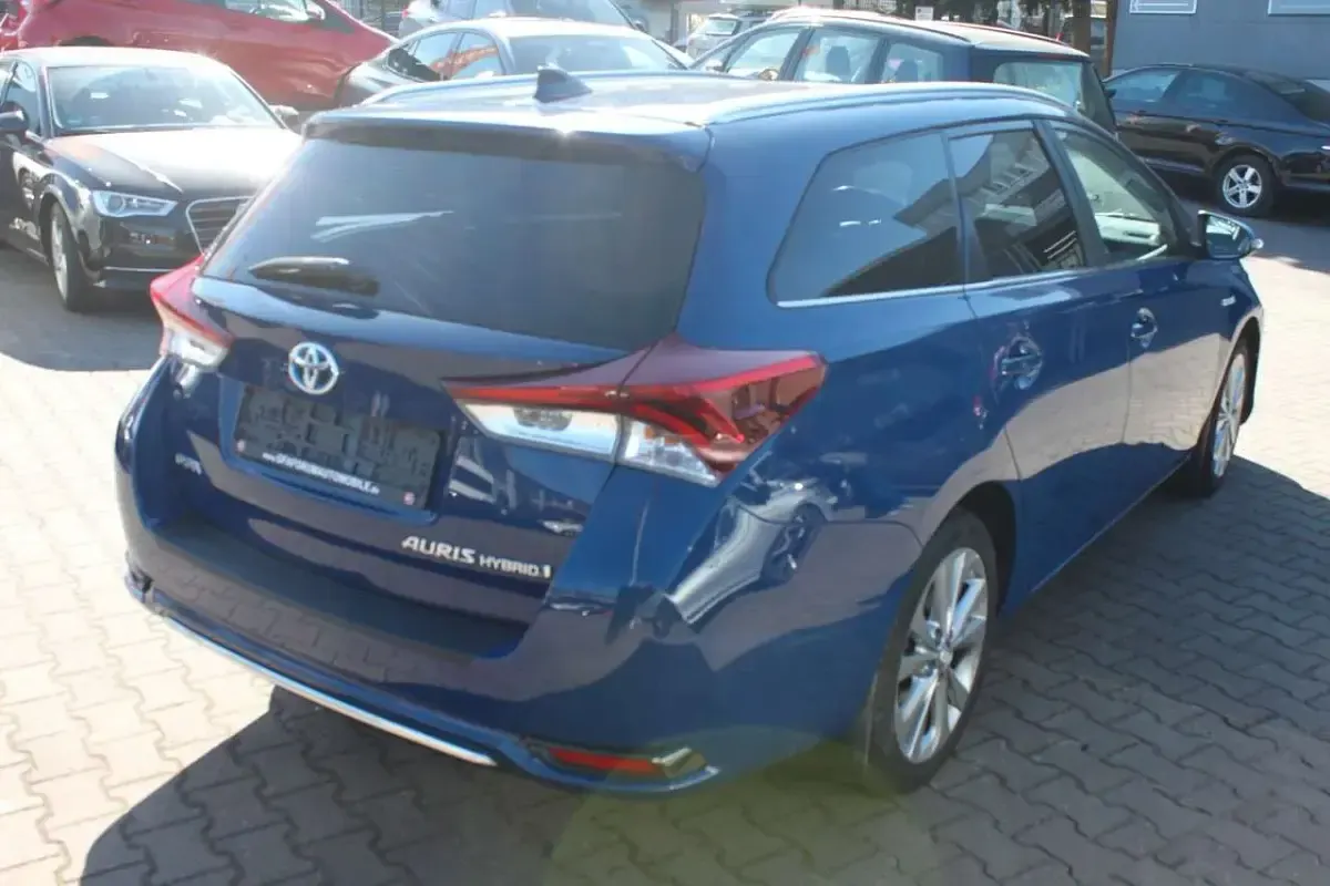 Gebraucht Toyota Auris Hybrid 99 PS (72 kW) 2016 Blau Kombi