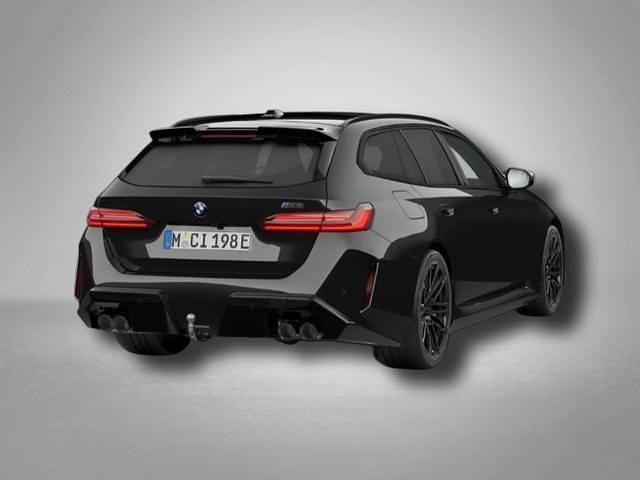 Gebraucht BMW 535 2026 Saphirschwarz metallic Kombi