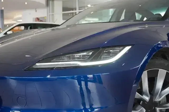 Usata Tesla Model 3 Standard Range Plus 239 kW (325 CV) 2020 Grigio Berlina