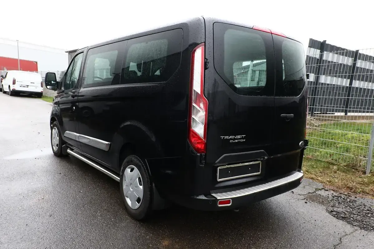 Gebraucht Ford Transit Custom Trend 131 PS (96 kW) 2023 Obsidianschwarz metallic Van