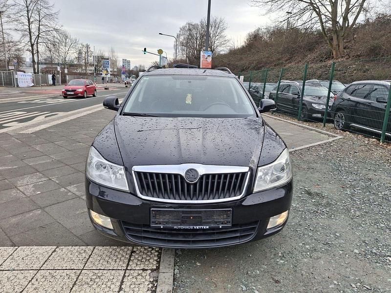 Schwarz Gebraucht 2012 Skoda Octavia Ambiente Kombi | 3.700 € (Superpreis) - Bild 1/4
