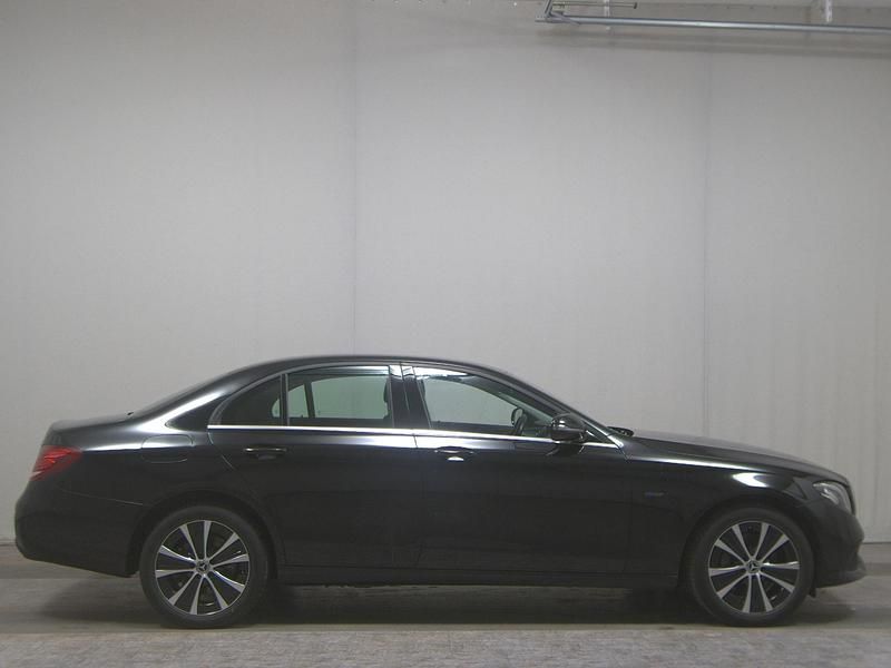 Gebraucht Mercedes E300 Avantgarde 306 PS (225 kW) 2020 Schwarz Limousine