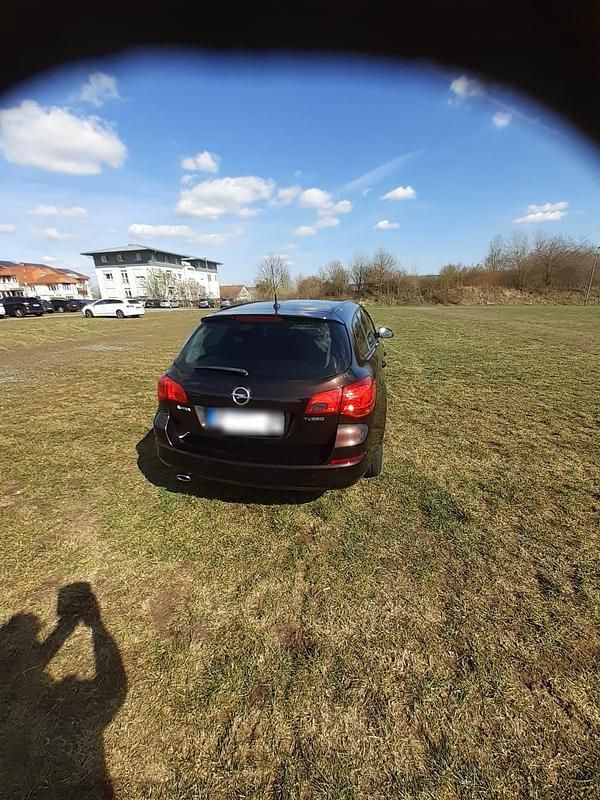 Second-hand Opel Astra 140 CP (102 kW) 2012 Negru Break
