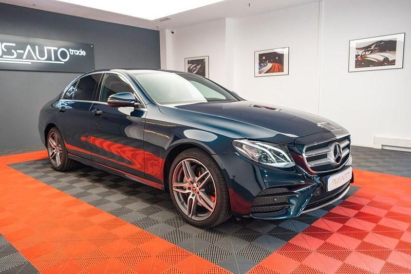 Grün Gebraucht 2018 Mercedes E200 AMG Limousine | 22.800 € (Superpreis) - Bild 1/4