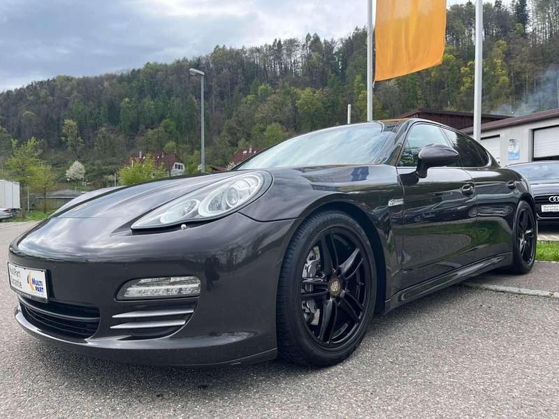 Carbongraumetallic Gebraucht 2012 Porsche Panamera 4 Limousine | 34.990 € - Bild 1/4