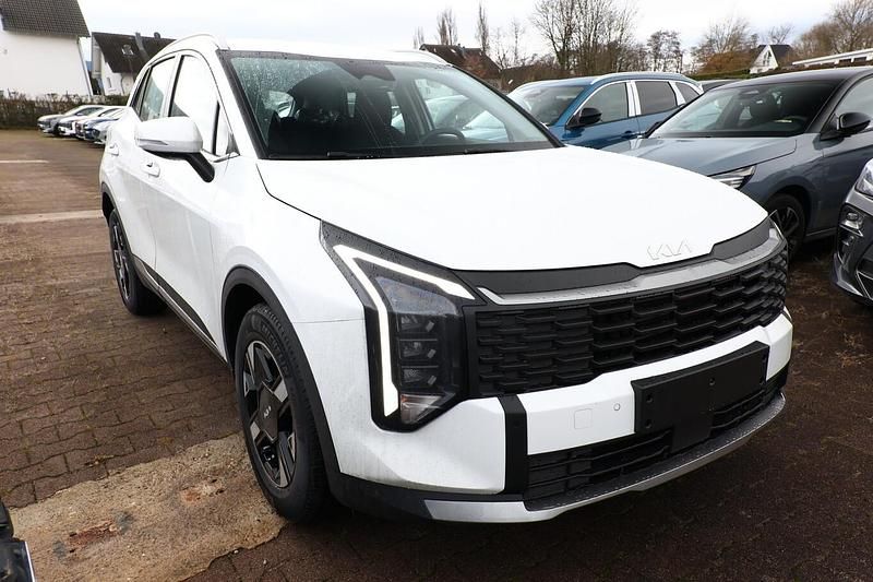 Neu Kia Sportage 150 PS (110 kW) 2025 Deluxe weiß metallic SUV