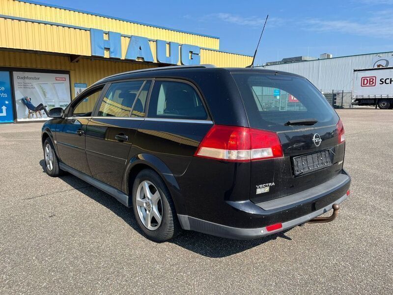 Gebraucht Opel Vectra Elegance 155 PS (114 kW) 2004 Saphirschwarz mi2 Kombi