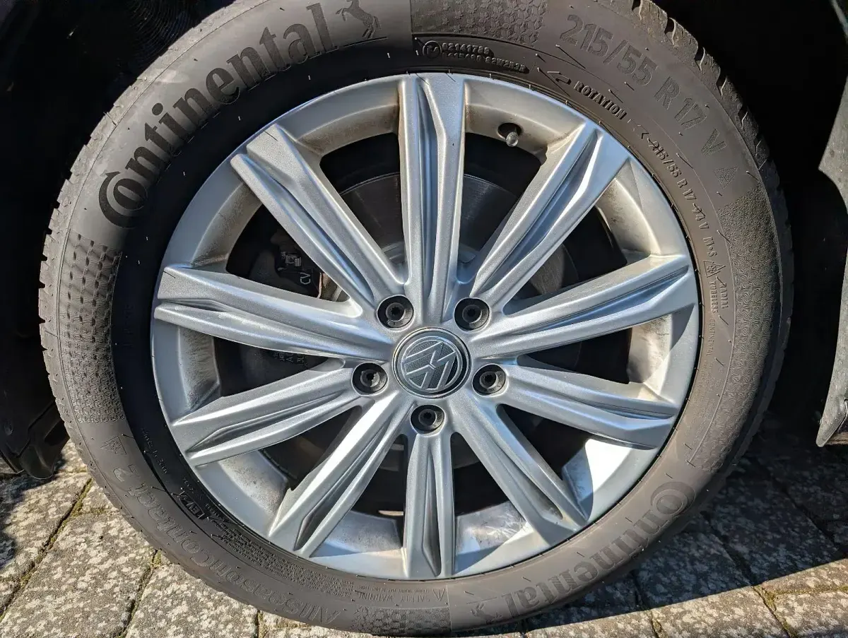 Gebraucht VW Touran Highline 150 PS (110 kW) 2017 Schwarz Van / Kleinbus