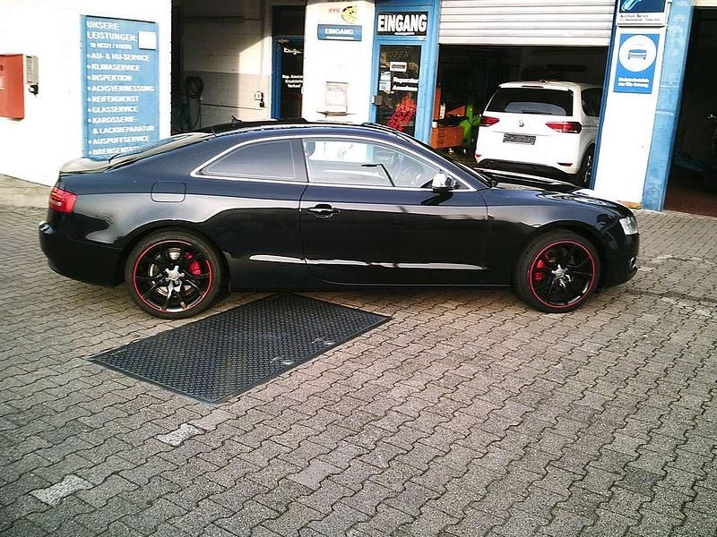 Gebraucht Audi A5 Sport 160 PS (117 kW) 2010 Schwarz Coupé