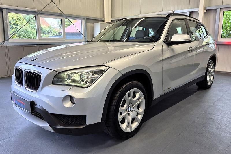 Silber Gebraucht 2013 BMW X1 Efficient Dynamics SUV | 9.990 € (Fairer Preis) - Bild 1/4
