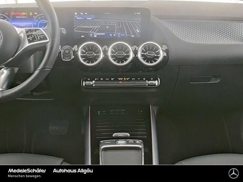 Gebraucht Mercedes EQA300 Progressive 167 kW (228 PS) 2025 Lack hightechsilber (metallic) SUV