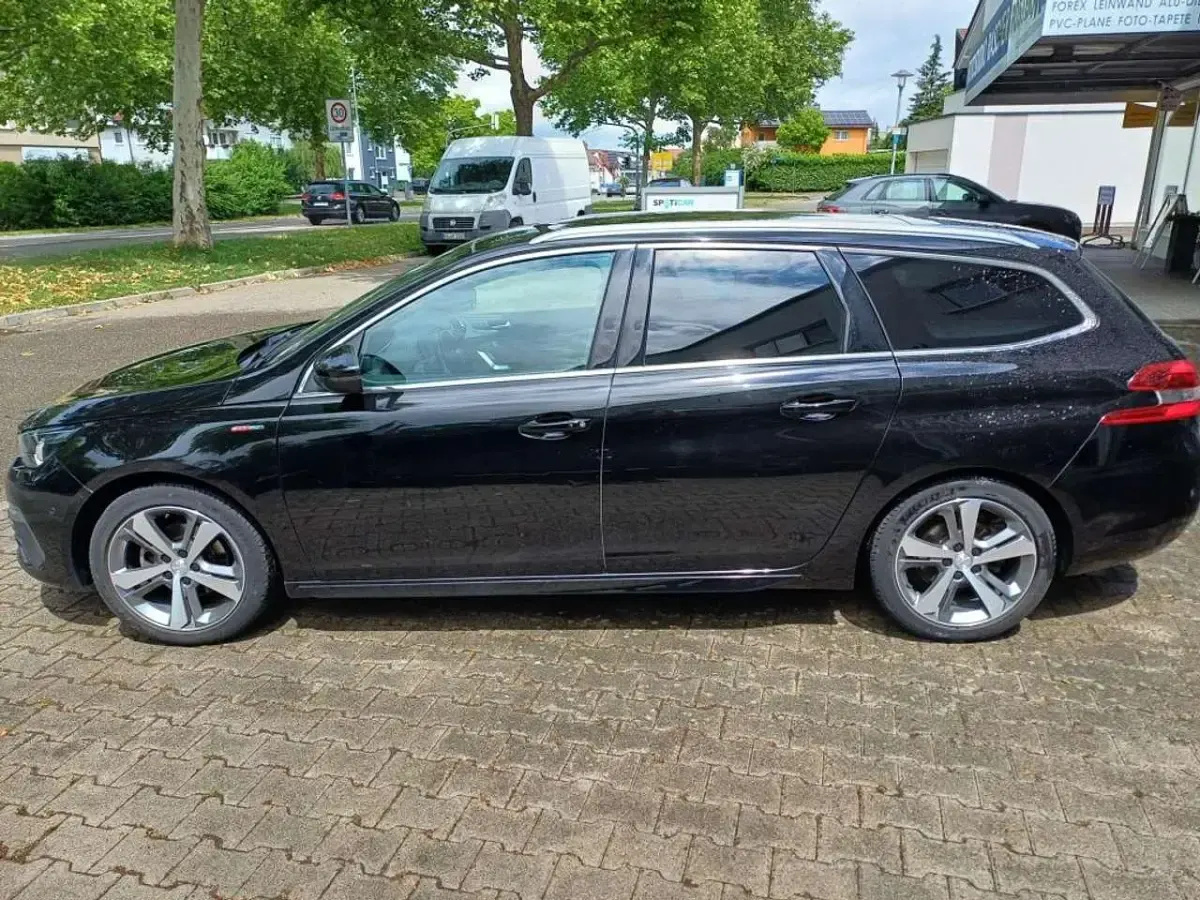 Gebraucht Peugeot 308 SW GT 131 PS (96 kW) 2020 Perla nera schwarz metallic Kombi