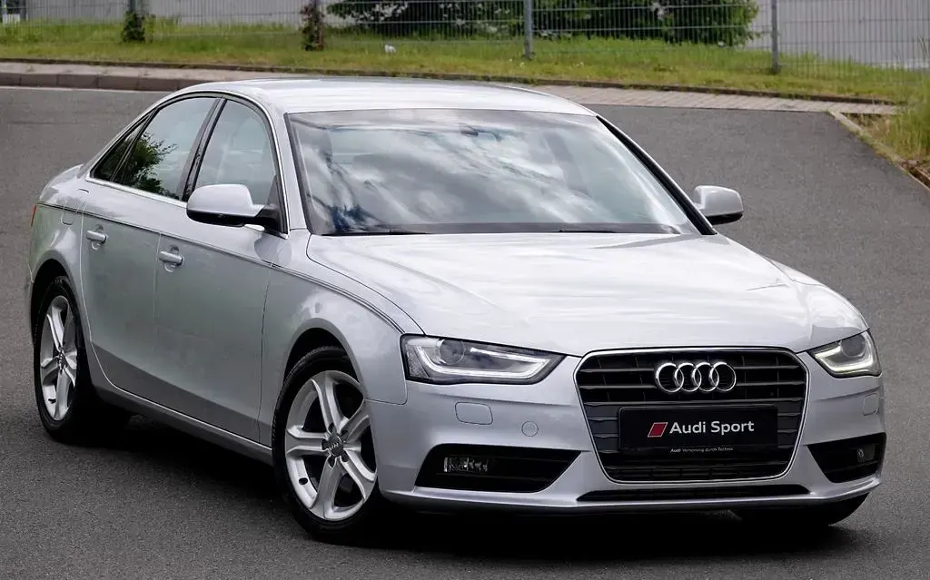 Używany Audi A4 Ambition 150 KM (110 kW) 2013 Srebrny Sedan/Limuzyna