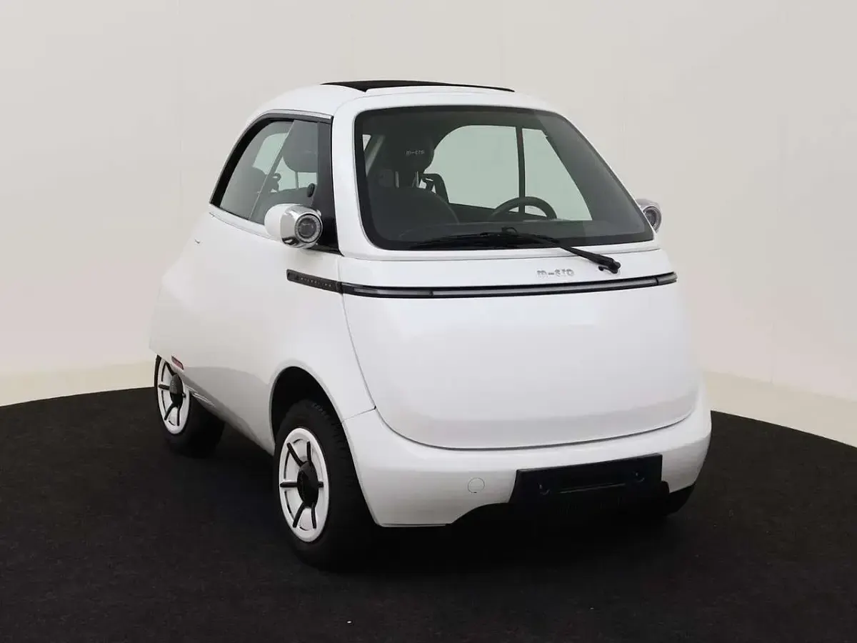 Gebraucht Micro Microlino 13 kW (18 PS) 2024 Santorino white Kleinwagen