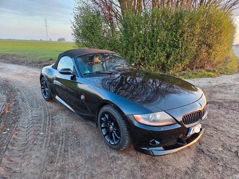 Gebraucht BMW Z4 192 PS (141 kW) 2004 Schwarz Cabrio