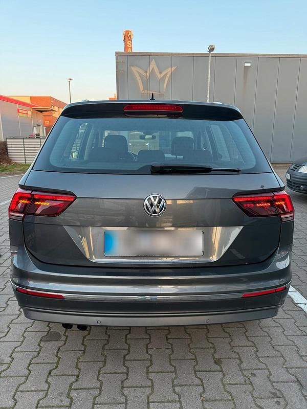 Gebraucht VW Tiguan 190 PS (139 kW) 2017 Grau SUV